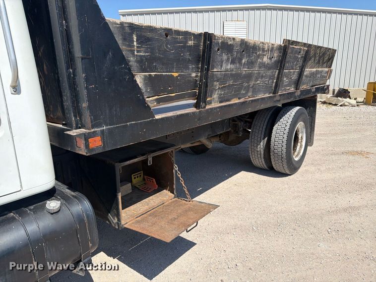 image for item EP7572 1998 International 4700 dump flatbed truck