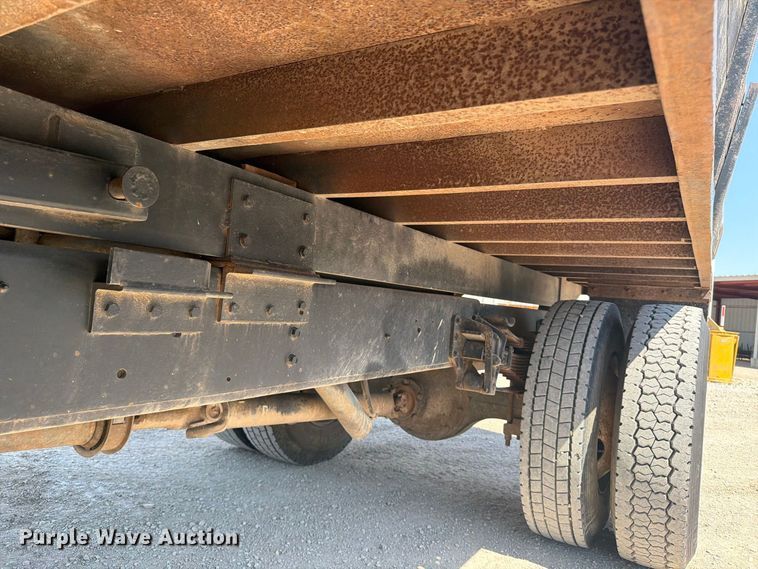 image for item EP7572 1998 International 4700 dump flatbed truck
