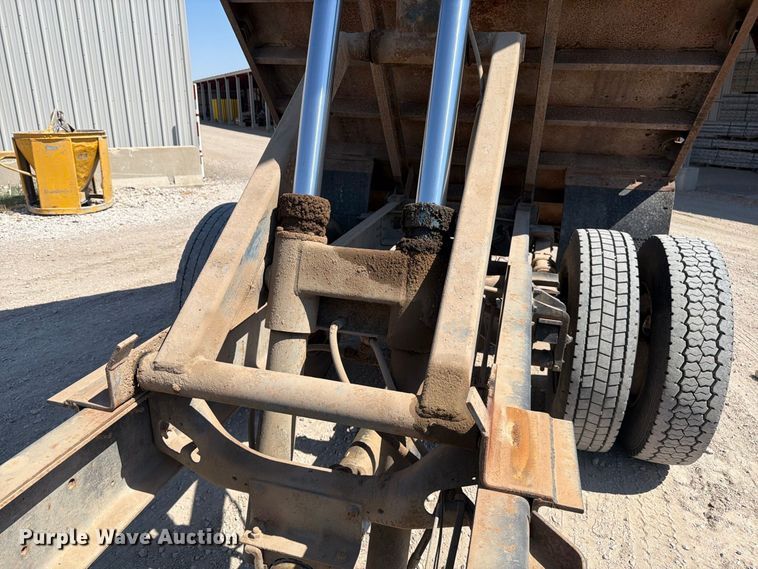 image for item EP7572 1998 International 4700 dump flatbed truck