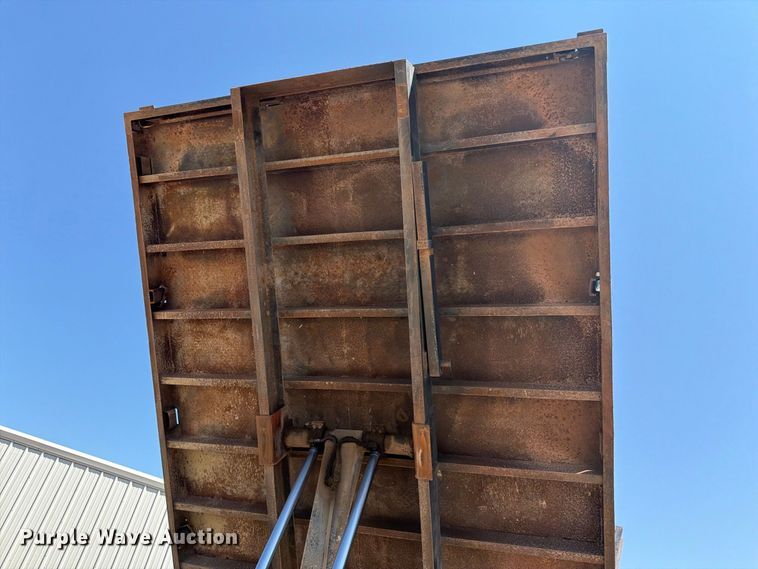 image for item EP7572 1998 International 4700 dump flatbed truck