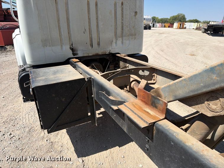 image for item EP7572 1998 International 4700 dump flatbed truck
