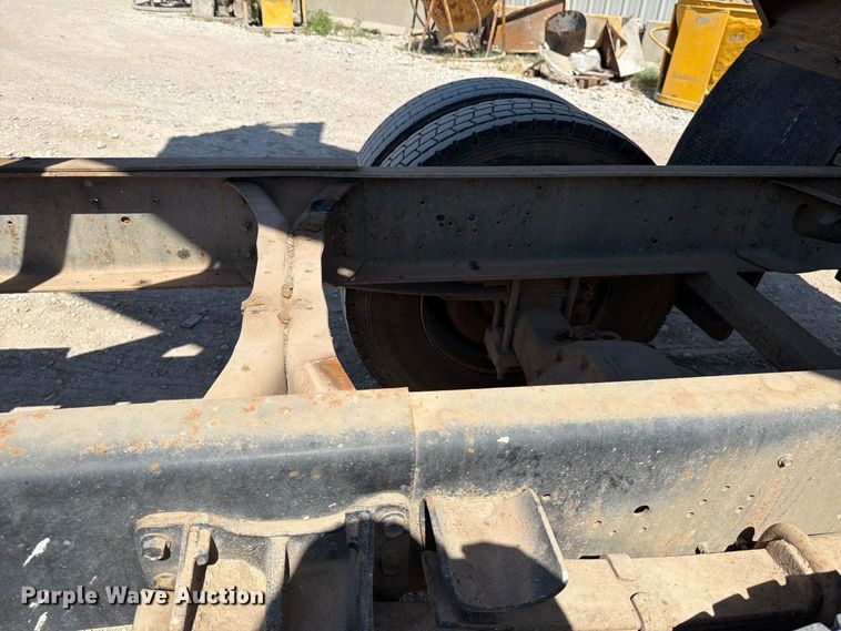 image for item EP7572 1998 International 4700 dump flatbed truck