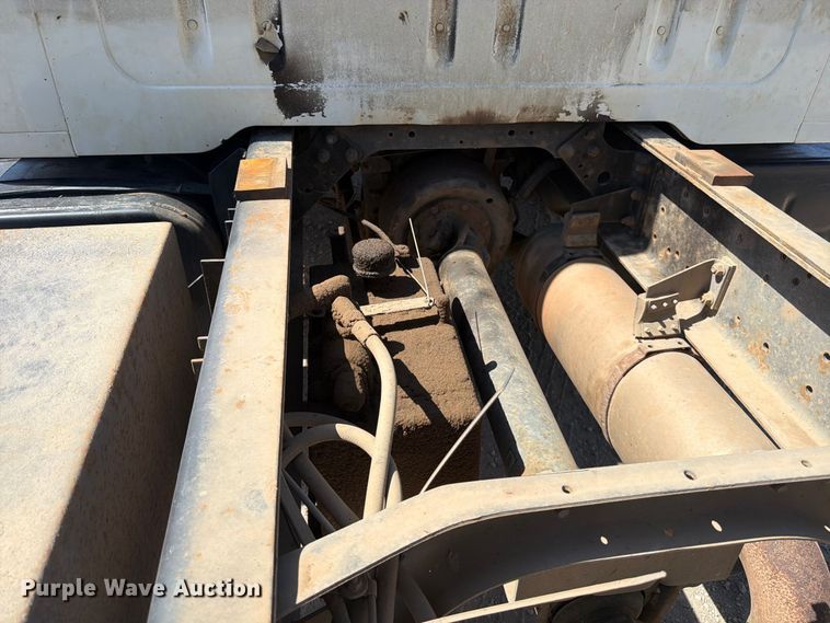 image for item EP7572 1998 International 4700 dump flatbed truck