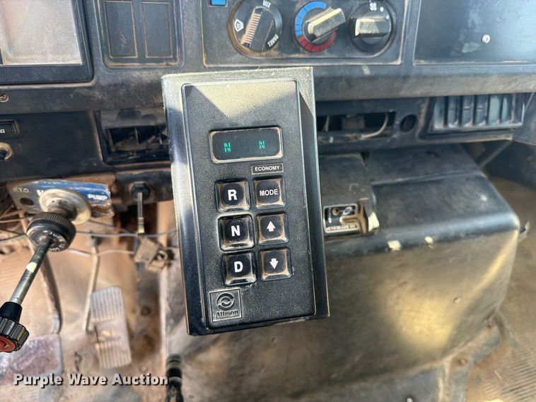 image for item EP7572 1998 International 4700 dump flatbed truck