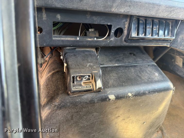 image for item EP7572 1998 International 4700 dump flatbed truck