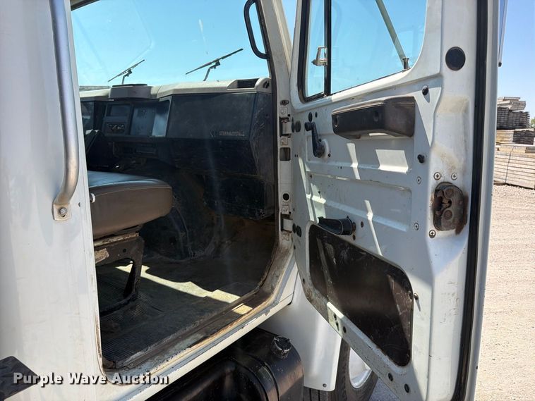 image for item EP7572 1998 International 4700 dump flatbed truck