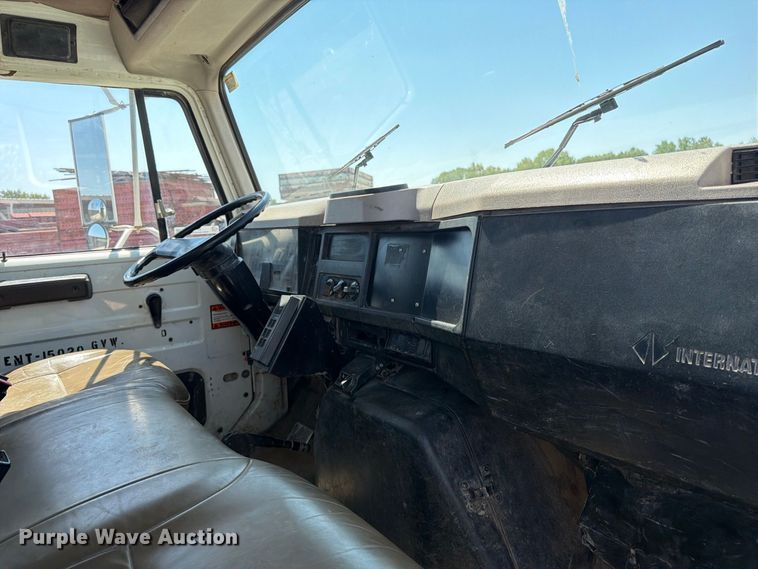 image for item EP7572 1998 International 4700 dump flatbed truck