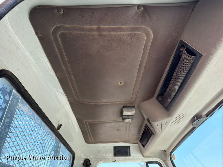 image for item EP7572 1998 International 4700 dump flatbed truck