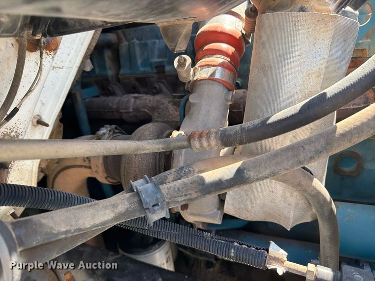 image for item EP7572 1998 International 4700 dump flatbed truck