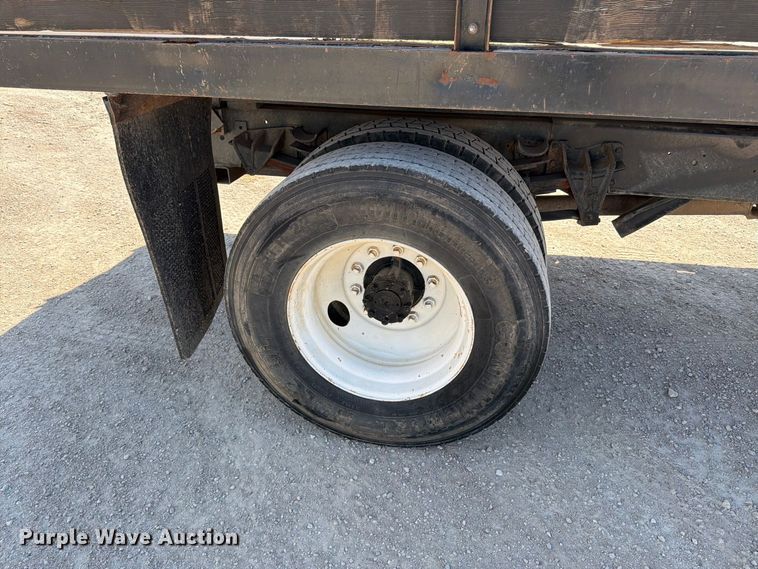 image for item EP7572 1998 International 4700 dump flatbed truck