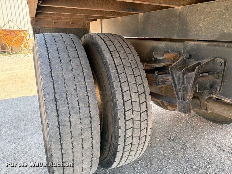 image for item EP7572 1998 International 4700 dump flatbed truck