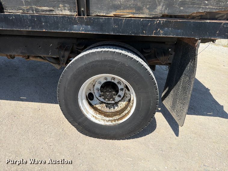 image for item EP7572 1998 International 4700 dump flatbed truck