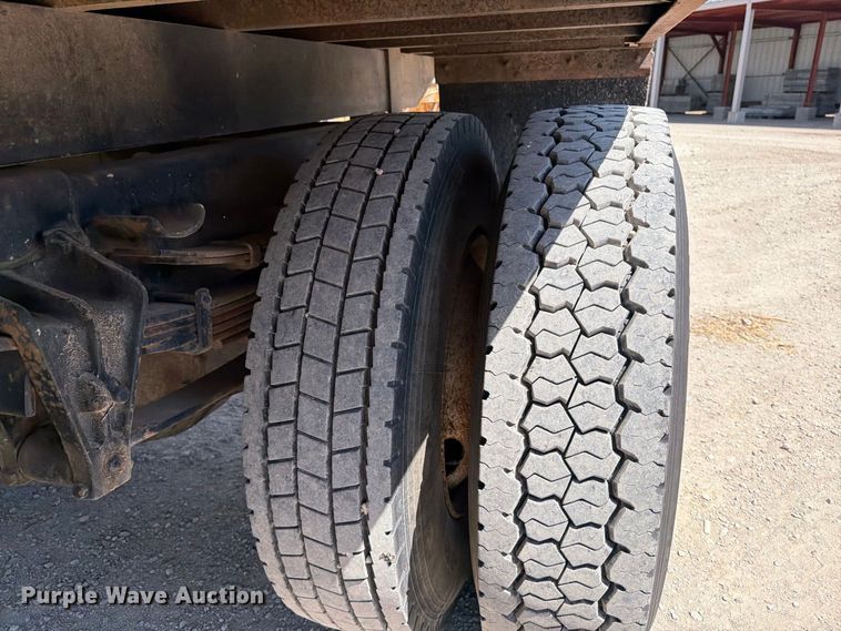 image for item EP7572 1998 International 4700 dump flatbed truck
