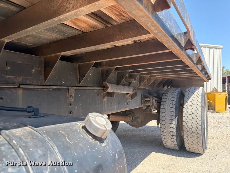 image for item EP7573 1997 International 4700 dump flatbed truck