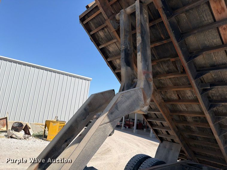 image for item EP7573 1997 International 4700 dump flatbed truck