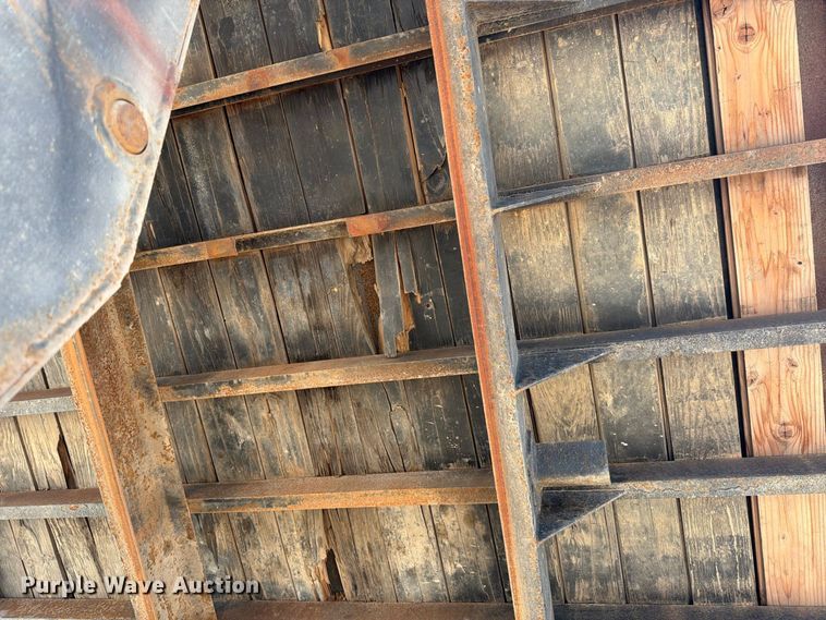 image for item EP7573 1997 International 4700 dump flatbed truck