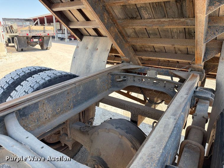 image for item EP7573 1997 International 4700 dump flatbed truck