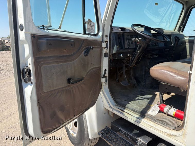 image for item EP7573 1997 International 4700 dump flatbed truck