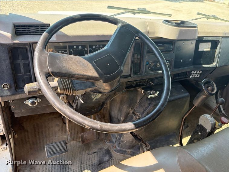image for item EP7573 1997 International 4700 dump flatbed truck
