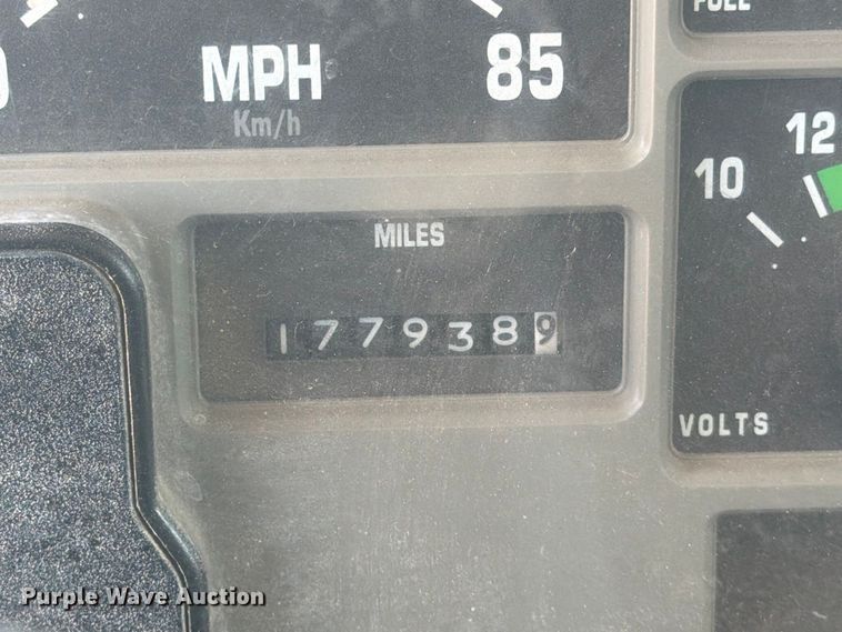 image for item EP7573 1997 International 4700 dump flatbed truck