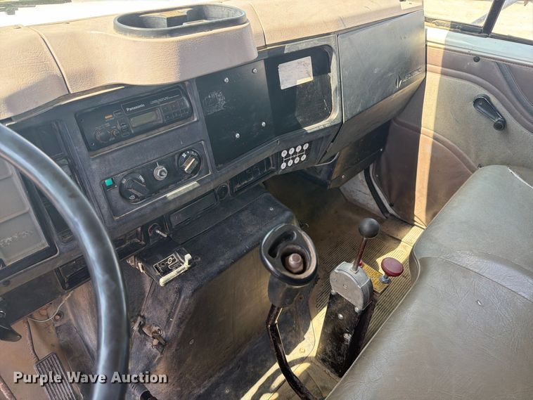 image for item EP7573 1997 International 4700 dump flatbed truck