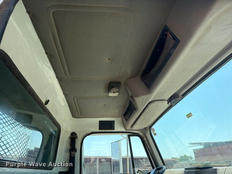 image for item EP7573 1997 International 4700 dump flatbed truck