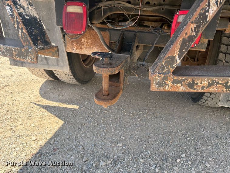 image for item EP7573 1997 International 4700 dump flatbed truck