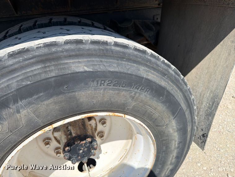 image for item EP7573 1997 International 4700 dump flatbed truck