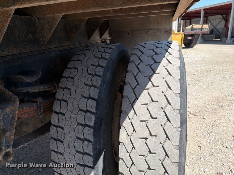image for item EP7573 1997 International 4700 dump flatbed truck