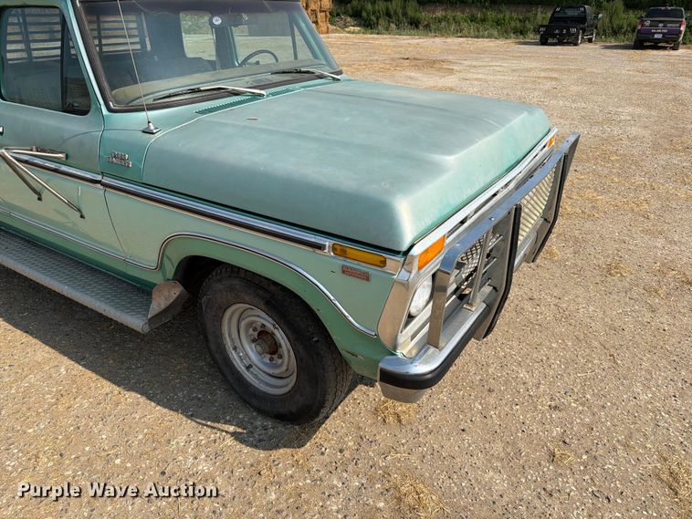 image for item ER1899 1977 Ford F250 Ranger Camper Special flatbed pickup truck