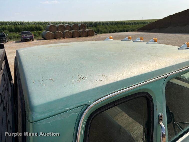 image for item ER1899 1977 Ford F250 Ranger Camper Special flatbed pickup truck