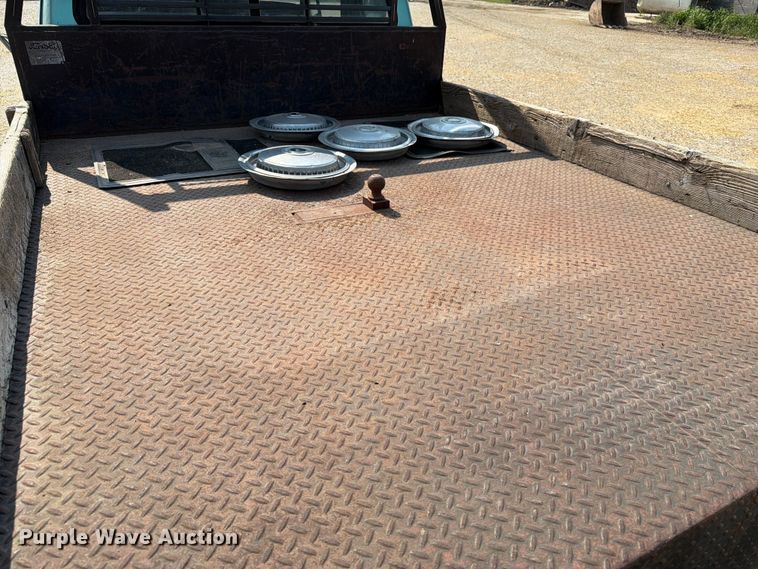 image for item ER1899 1977 Ford F250 Ranger Camper Special flatbed pickup truck