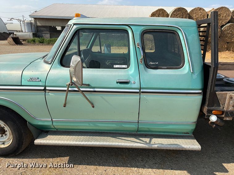 image for item ER1899 1977 Ford F250 Ranger Camper Special flatbed pickup truck