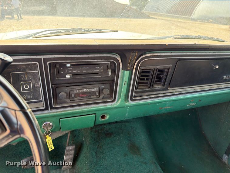 image for item ER1899 1977 Ford F250 Ranger Camper Special flatbed pickup truck