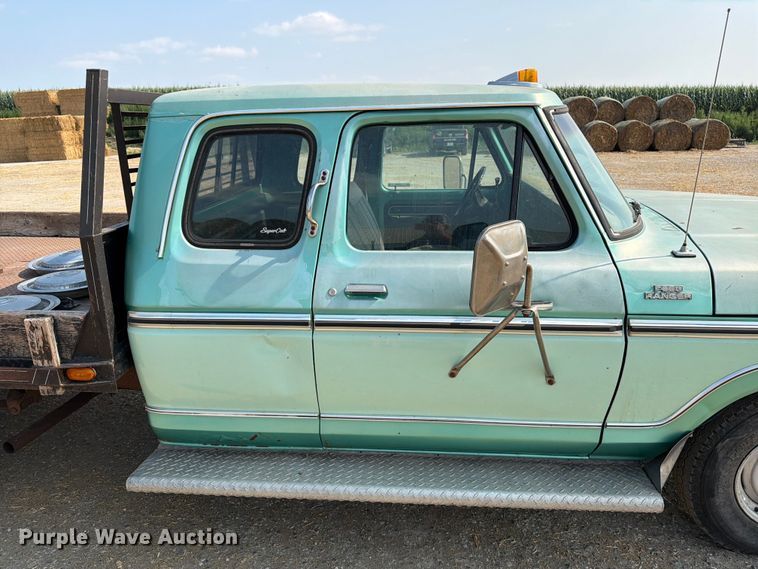 image for item ER1899 1977 Ford F250 Ranger Camper Special flatbed pickup truck