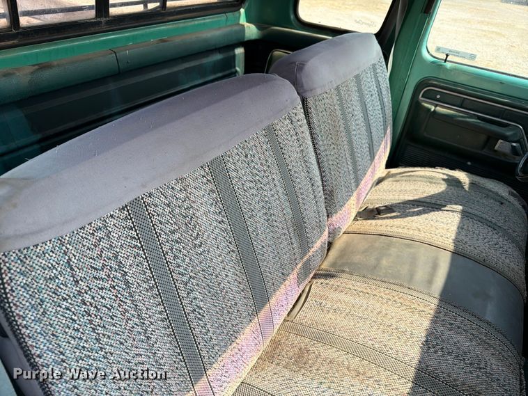 image for item ER1899 1977 Ford F250 Ranger Camper Special flatbed pickup truck