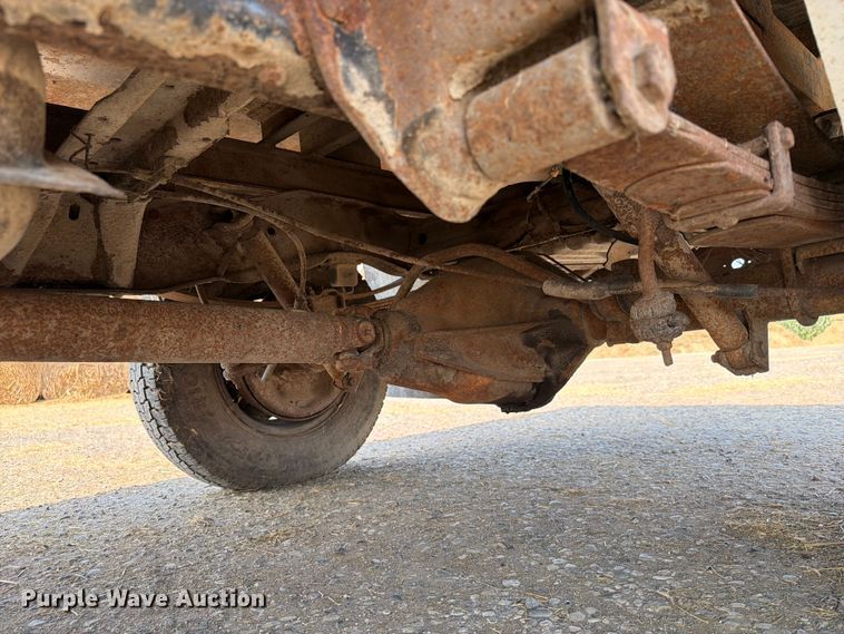 image for item ER1899 1977 Ford F250 Ranger Camper Special flatbed pickup truck