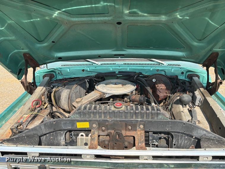 image for item ER1899 1977 Ford F250 Ranger Camper Special flatbed pickup truck