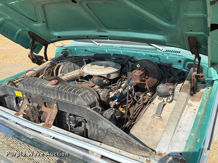 image for item ER1899 1977 Ford F250 Ranger Camper Special flatbed pickup truck