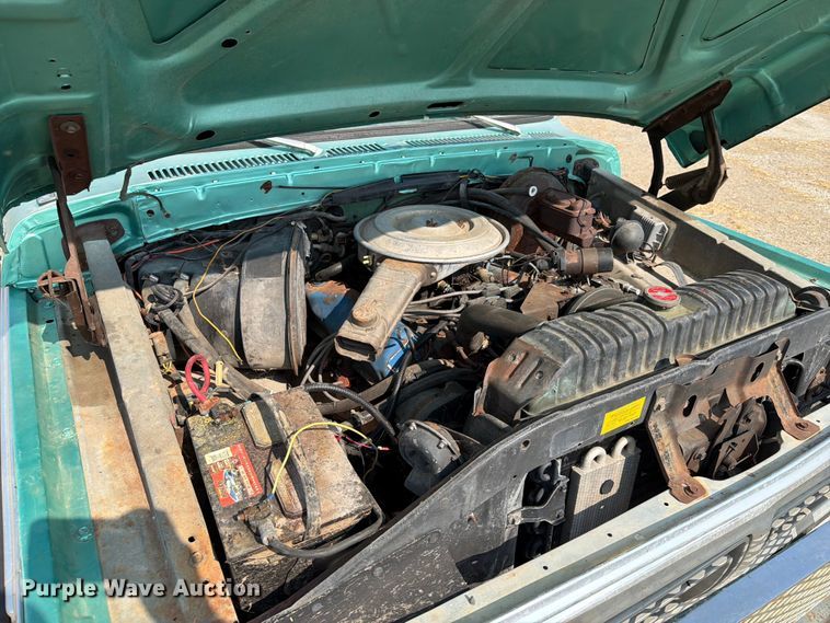 image for item ER1899 1977 Ford F250 Ranger Camper Special flatbed pickup truck