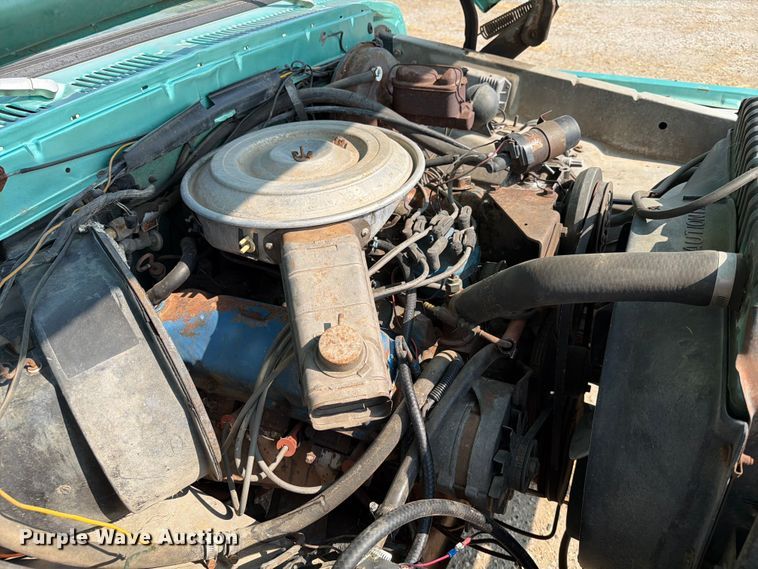 image for item ER1899 1977 Ford F250 Ranger Camper Special flatbed pickup truck