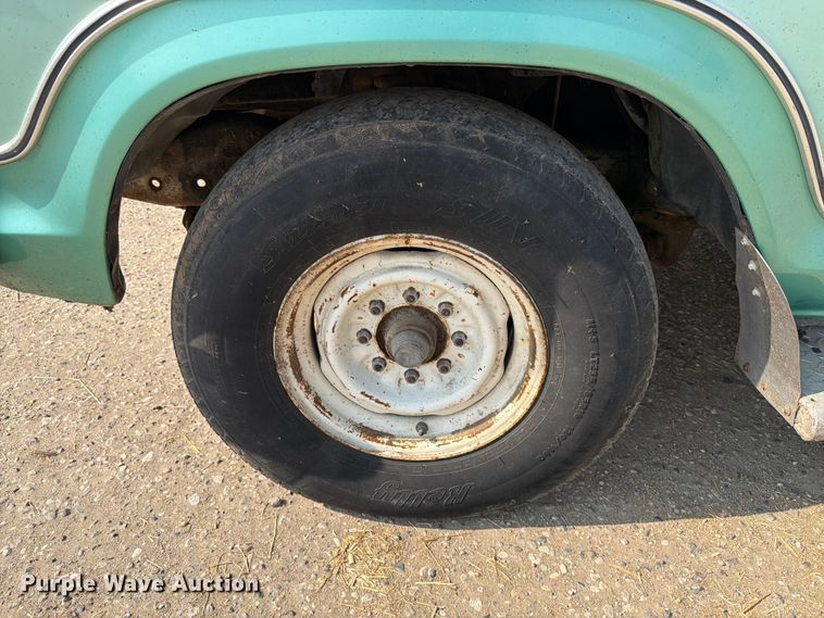 image for item ER1899 1977 Ford F250 Ranger Camper Special flatbed pickup truck