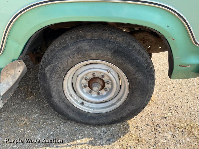 image for item ER1899 1977 Ford F250 Ranger Camper Special flatbed pickup truck