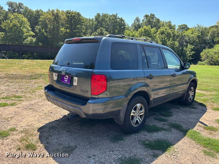 image for item ER3282 2004 Honda Pilot EX-L SUV
