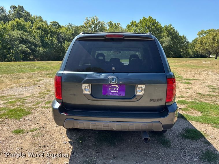 image for item ER3282 2004 Honda Pilot EX-L SUV