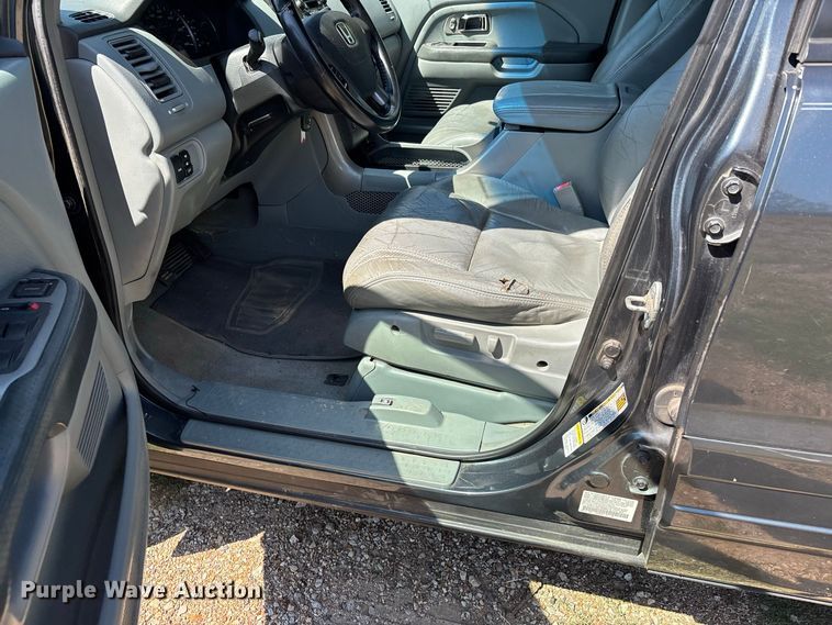 image for item ER3282 2004 Honda Pilot EX-L SUV