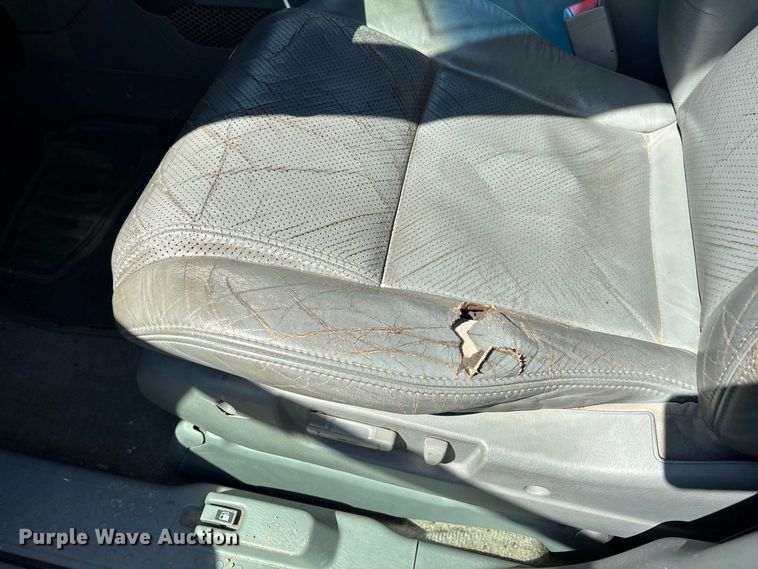 image for item ER3282 2004 Honda Pilot EX-L SUV