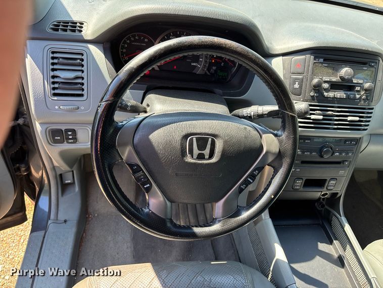 image for item ER3282 2004 Honda Pilot EX-L SUV