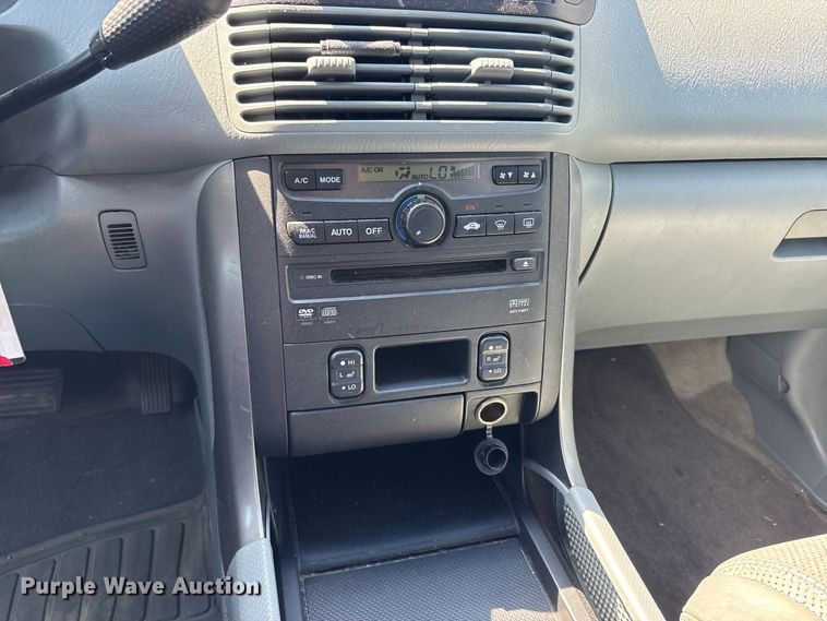 image for item ER3282 2004 Honda Pilot EX-L SUV