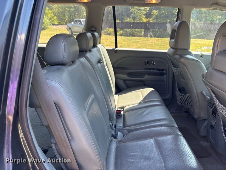image for item ER3282 2004 Honda Pilot EX-L SUV